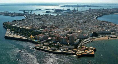 Una vista area de la ciudad de Cdiz, que este a?o celebrar el bicentenario de la Constitucin de 1812.