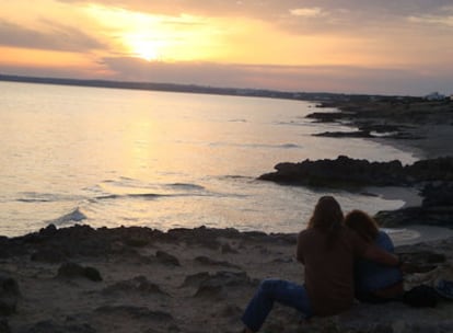 Los atardeceres de Formentera frente a sus playas vírgenes sirven de inspiración para muchos artistas que se enamoran de la isla