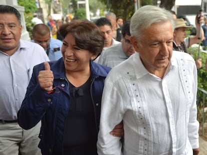 Delfina G&oacute;mez y Andr&eacute;s Manuel L&oacute;pez Obrador, este viernes.