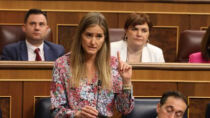 La vicepresidenta tercera y ministra para la Transición Ecológica, Sara Aagesen, interviene durante una sesión de control al Gobierno, este jueves en el Congreso.