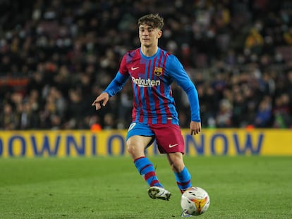 Gavi, durante el último encuentro ante Osasuna.