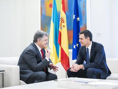 Pedro Sánchez con el presidente de Ucrania, Petró Poroshenko.