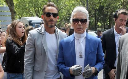 Sébastien Jondeau  y Karl Lagerfeld en la Semana de la Moda de París 2016.