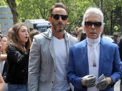 Sébastien Jondeau  y Karl Lagerfeld en la Semana de la Moda de París 2016.