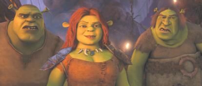 Fiona (centro), en el campamento de la resistencia de los ogros.