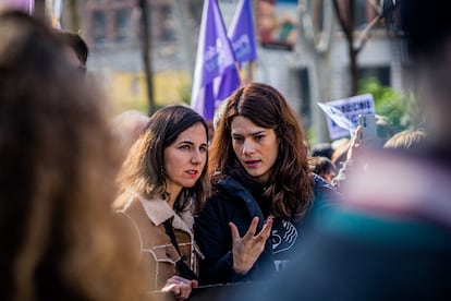 Ione Belarra junto a Isa Serra