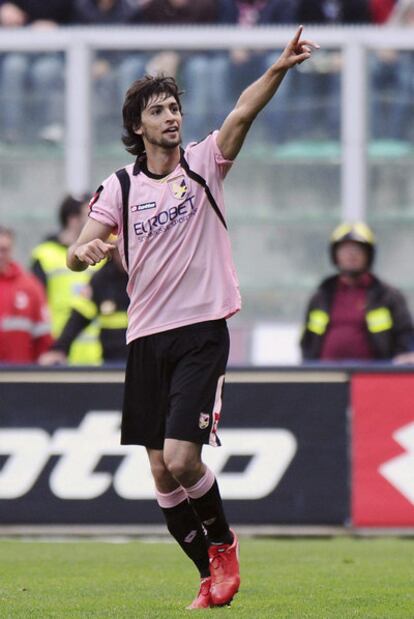 Pastore, en un partido con el Palermo.