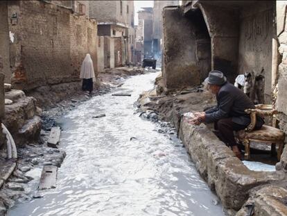 Taheya en una de las calles de las curtidurías, en El Cairo.