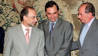 Cristóbal Montoro, (a la izquierda), Jaime Caruana y Rodrigo Rato.