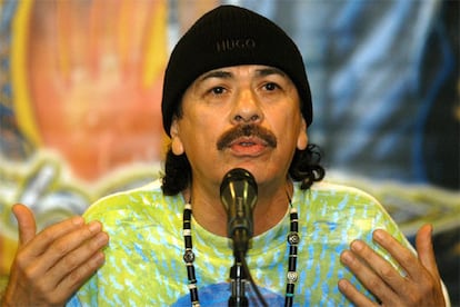 Carlos Santana, durante su conferencia de prensa en San Salvador.