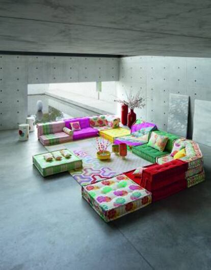 Mah Jong, un sofá diseñado para "reivindicar una total libertad de forma y de función".