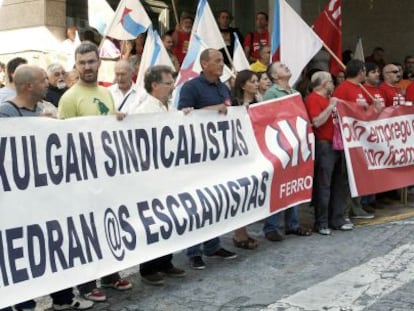 Protestas de la CIG delante del juzgado