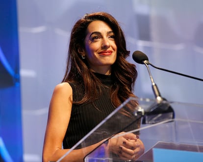 Amal Clooney
Ella sí es ya abogada. Aunque se convirtió en un personaje público tras casarse con el actor George Clooney en 2014, Amal Alamuddin, de 41 años y origen libanés, llevaba años acaparando la atención por su trabajo especializado en Derecho Internacional y derechos humanos. Pero también por su implicación en un sinfín de acciones solidarias para las que siempre cuenta con el apoyo de su marido.