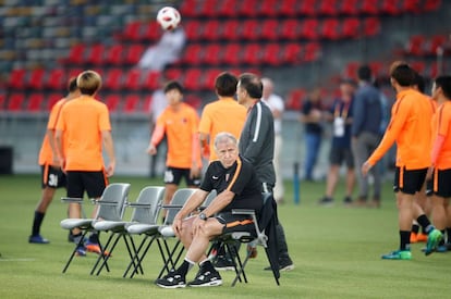 El director deportivo del Kashima Antlers, el brasileño Zico, durante un entrenamiento en Abu Dhabi.