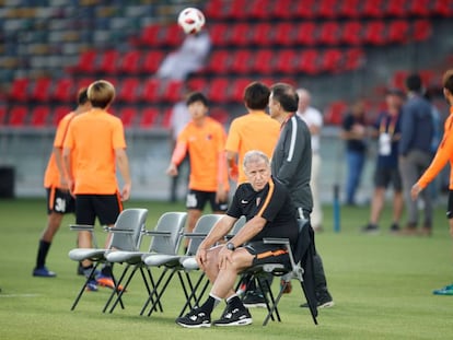 El director deportivo del Kashima Antlers, el brasileño Zico, durante un entrenamiento en Abu Dhabi.