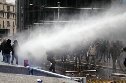 Un portavoz de la policía de Bruselas ha indicado a Efe que fueron detenidas 97 personas.