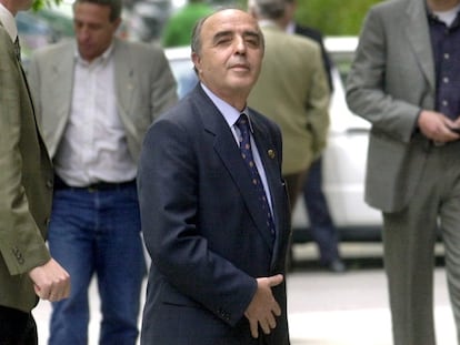 El ex general de la Guardia Civil Enrique Rodríguez Galindo a su llegada en mayo de 2000 a la Audiencia Nacional, donde se le comunicó su ingreso en prisión para cumplir su condena por el 'caso Lasa y Zabala'.