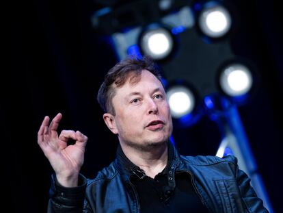 El fundador de Tesla, Elon Musk, fue uno de los afectados por el hackeo a docenas de cuentas de Twitter.