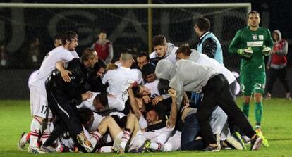 Los jugadores del Carpi celebran el ascenso a la Serie A.