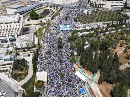 Vista aérea de las protestas en Jerusalén, este lunes.