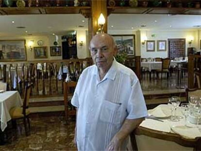 Juan Salcedo en su restaurante de Baeza.