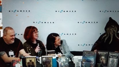 Captura de vídeo de la sesión del Club Lovecraft sobre 'En la noche de los tiempos' en la librería Gigamesh