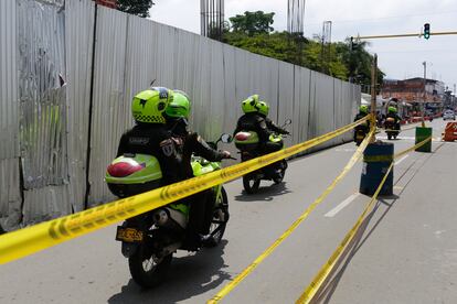 Policías patrullan las calles de Jamundí.