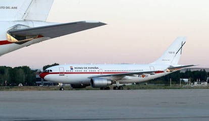 Los dos aviones de traslado de autoridades A310 del Ejército del Aire en la base de Torrejón de Ardoz (Madrid).