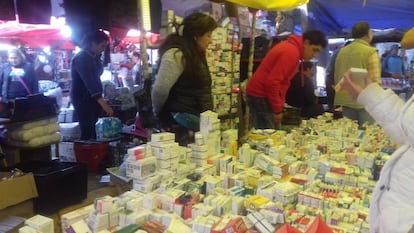 Un puesto de medicamentos ilegales en Santa Cruz Meyehualco, en Iztapalapa.