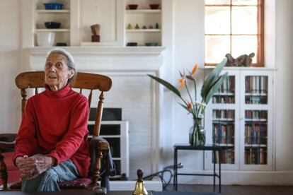 A escritora Nadine Gordimer, em sua casa de Joanesburgo.