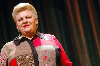 Considerada una leyenda de la música mexicana, Paquita la del Barrio grabó más de 30 discos y se metió en los corazones del público durante más de cuatro décadas.