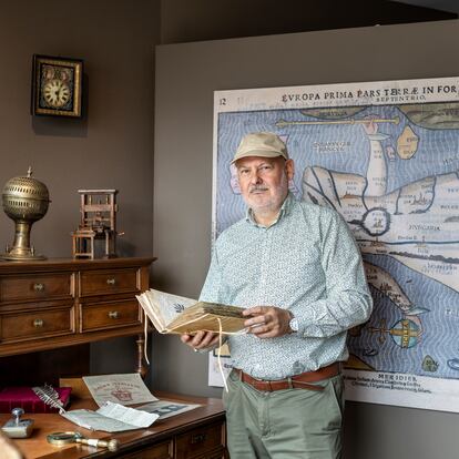 El editor burgalés Juan José García, en los locales que albergan el Voynich Museum y el Museo del Cid. 