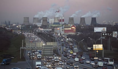 Central tèrmica al costat d'una carretera de Moscou la setmana passada.