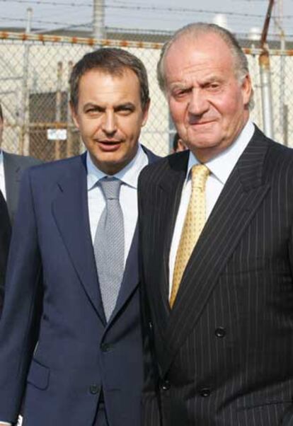 Rodríguez Zapatero y el rey Juan Carlos, a su llegada ayer a Nueva York.