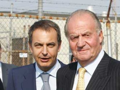 Rodríguez Zapatero y el rey Juan Carlos, a su llegada ayer a Nueva York.