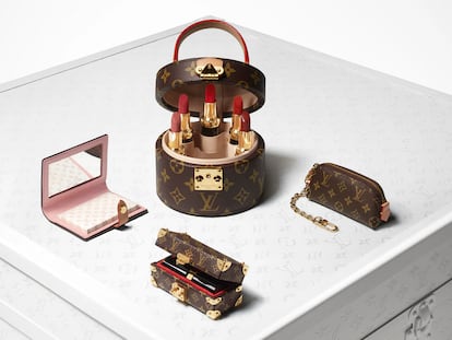 Louis Vuitton ha lanzado su nueva colección de belleza con pintalabios a 140 euros.