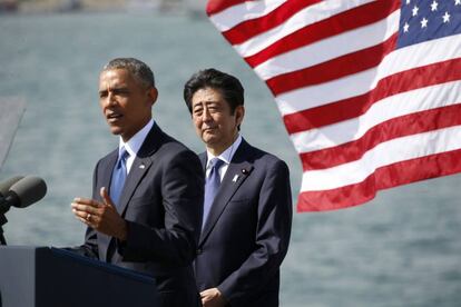 Barack Obama, en su discurso en Pearl Harbor, junto a Shinzo Abe.