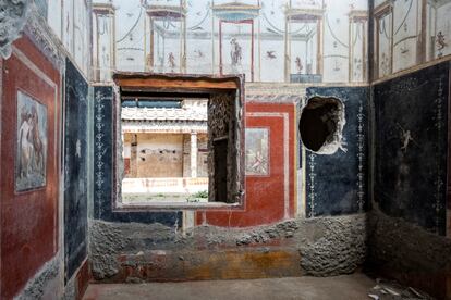 Room of the house of worker painters in Pompeii.