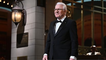 Steve Martin, durante su monólogo inicial en la gala de aniversario de 'Saturday Night Live'.