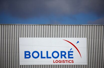 Logo de Bollore Logisitcs en Montoir-de-Bretagne, Francia, en marzo del año pasado.