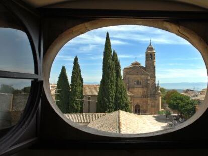 Una vista de la colegiata del Salvador, de &Uacute;beda.