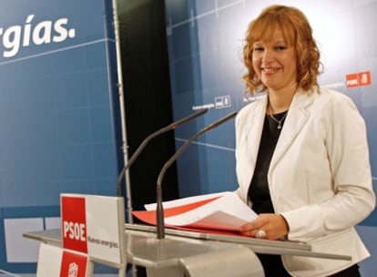 La secretaria de Organización del PSOE, Leire Pajín, en una comparecencia ante los medios el pasado octubre.