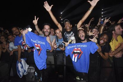 Media hora antes de que Mick Jagger saliese al escenario con cientos de miles de cubanos eufóricos ante el concierto que selló la apertura cultural de Cuba al mundo y del mundo a Cuba.