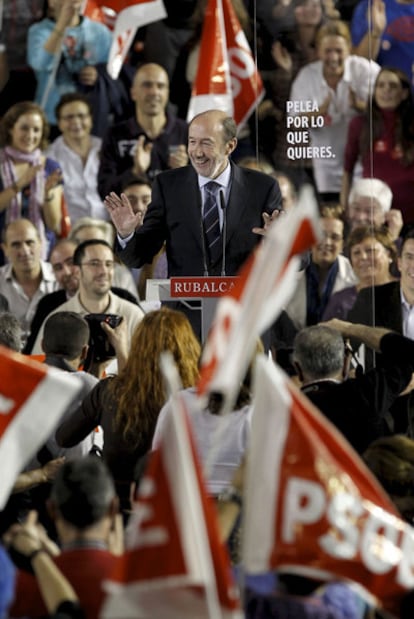 Rubalcaba, en el cierre de campaña, en Fuenlabrada.