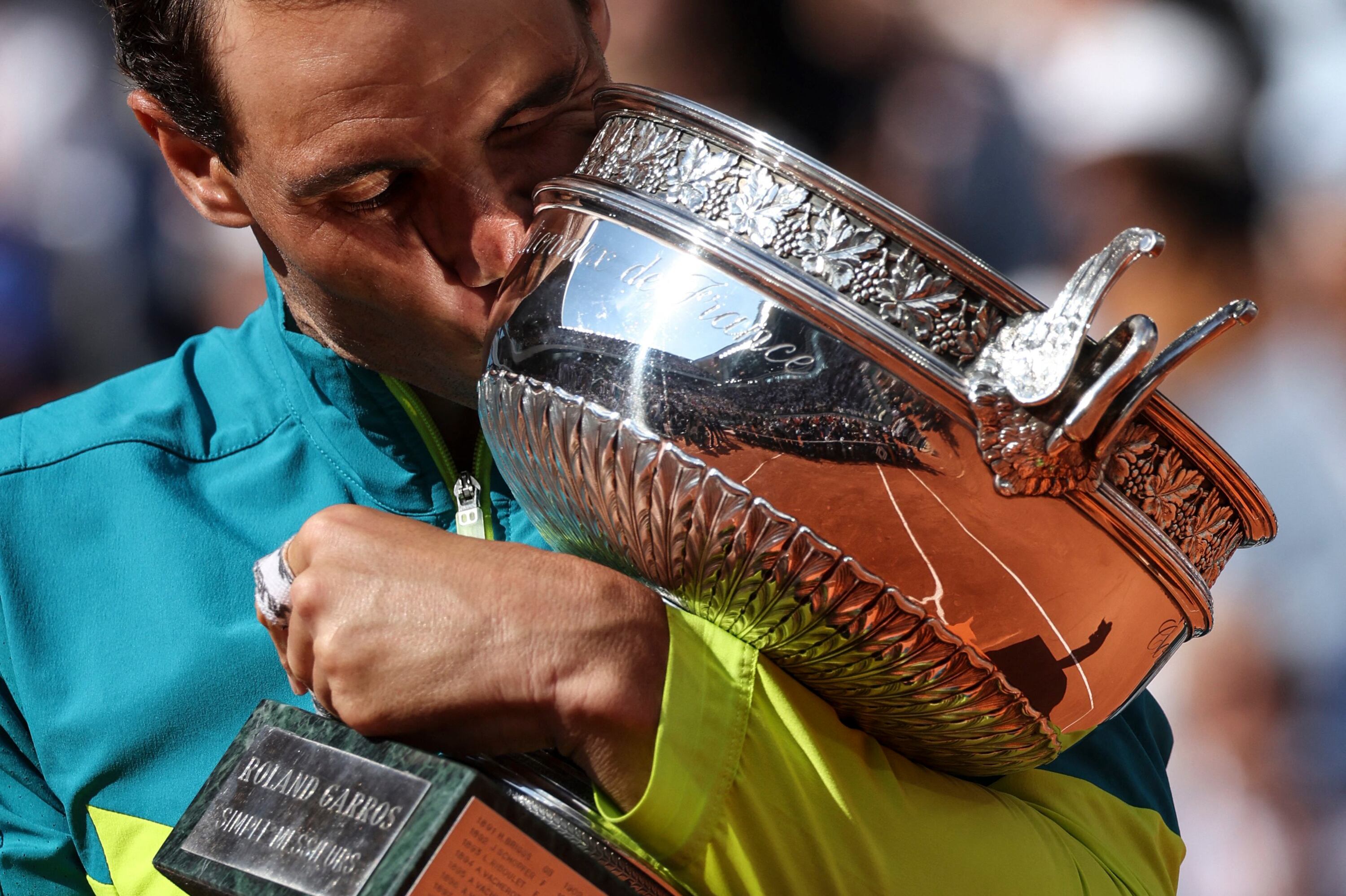 Nadal con su último trofeo de Roland Garros, en 2022.