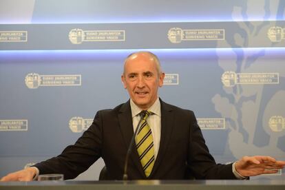 Josu Erkoreka, portavoz del Gobierno vasco, este martes tres la reunión del Ejecutivo.