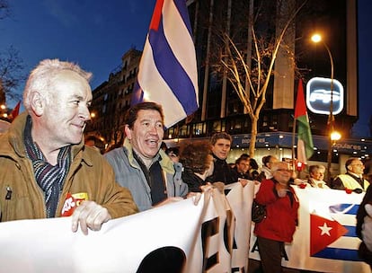 Manifestación pro Cuba y Fidel ayer en Madrid.