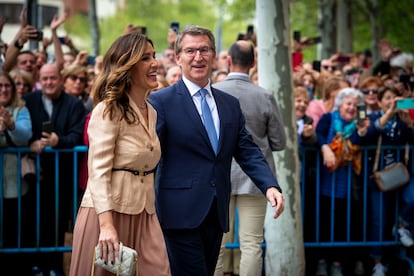 Alberto Núñez Feijóo y su esposa, Eva Cárdenas.







