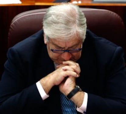 Madrid health chief Javier Rodríguez in the regional assembly.