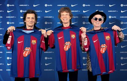 El FC Barcelona estampará la mítica lengua de los Rolling Stones en el partido contra el Real Madrid del 28 de octubre. La elección del emblema de los Stones forma parte del lanzamiento de Hackney Diamonds, el nuevo disco de la banda británica que estará a la venta el 20 de octubre.